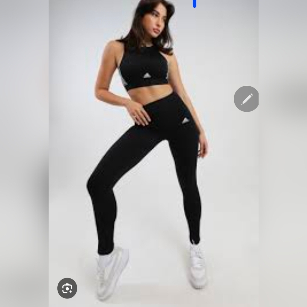 Adidas Hyperglam Aeroready Sports bra BLK/WT Stripe Womens Size LAC/ 38C Stripe